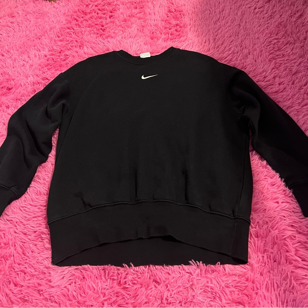 Oversized Black Nike Crewneck